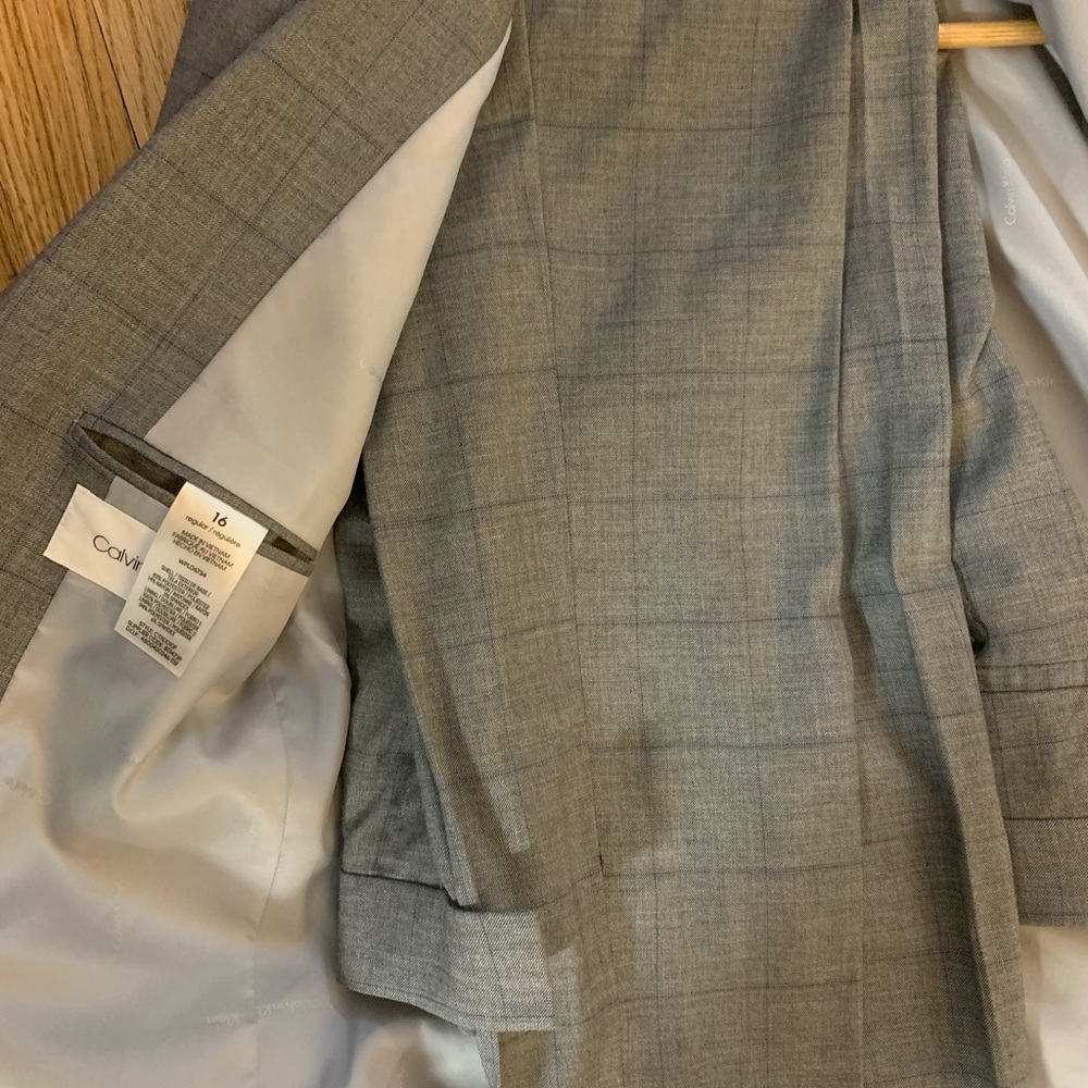 Brand new suit w tags, gray Calvin Klein